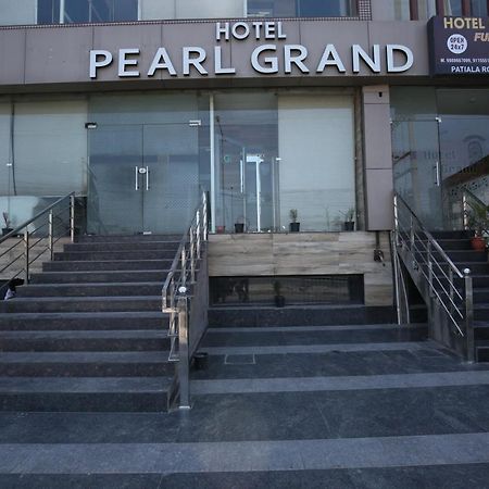 Hotel Pearl Grand & Banquet Zirakpur Exterior photo