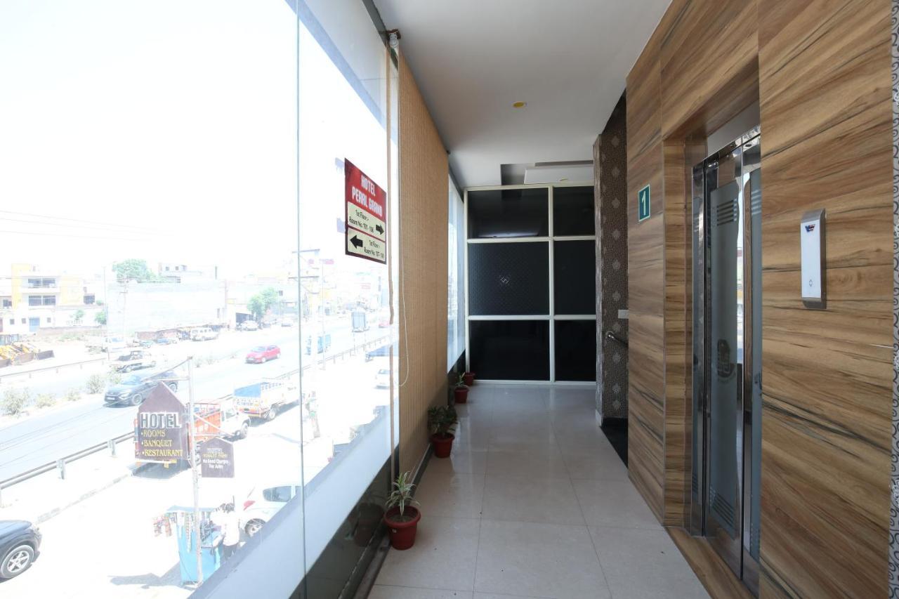 Hotel Pearl Grand & Banquet Zirakpur Exterior photo
