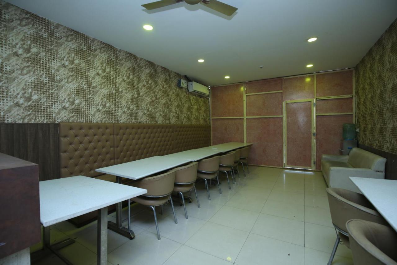 Hotel Pearl Grand & Banquet Zirakpur Exterior photo